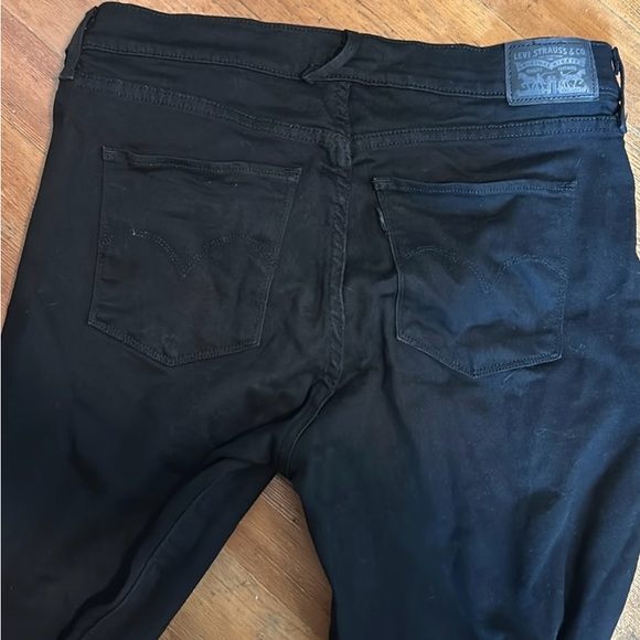 SOLD Levi’s 311 Shaping Skinny Jeans - Picture 3 of 4